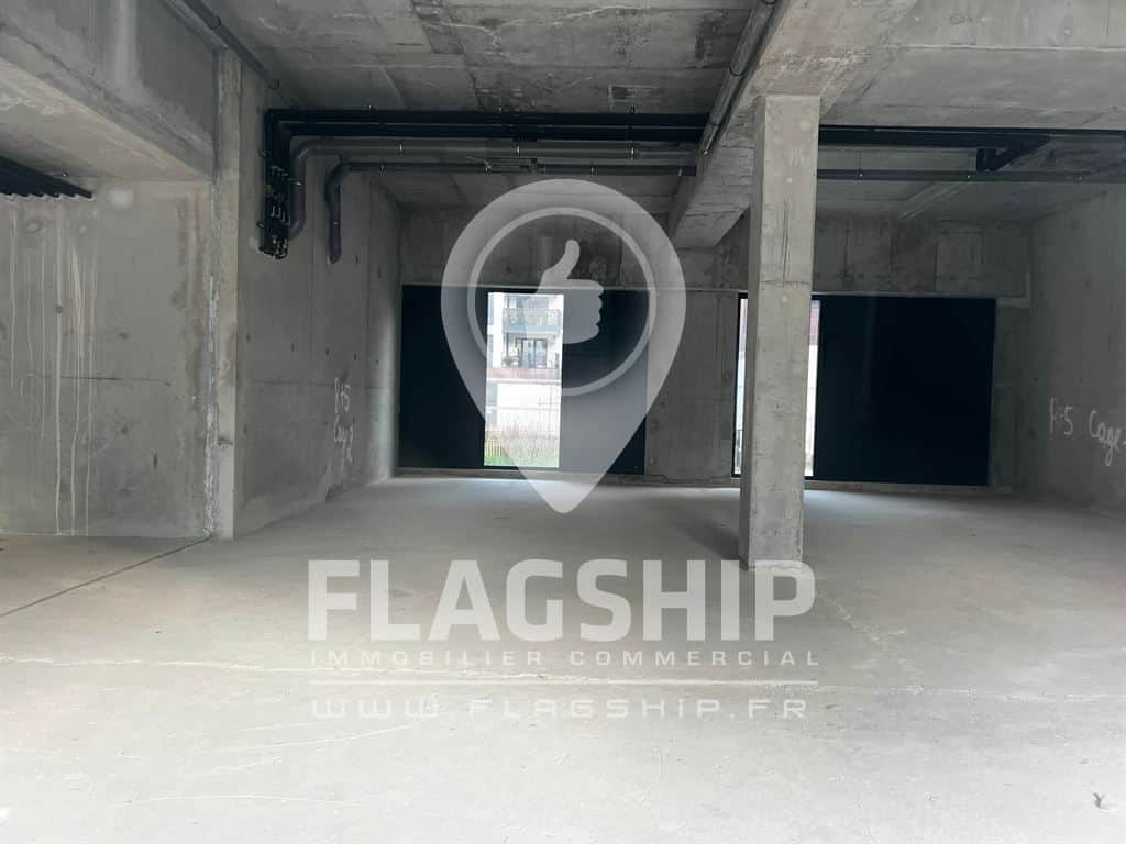 Local commercial · 190 m² · Location — photo 1