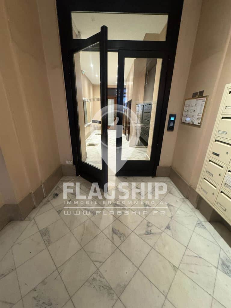 Local commercial · 33 m² · Cession de bail — photo 1