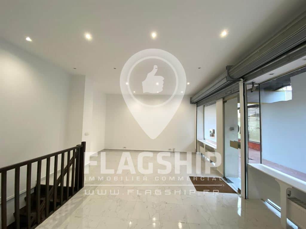 Local commercial · 107 m² · Location — photo 1
