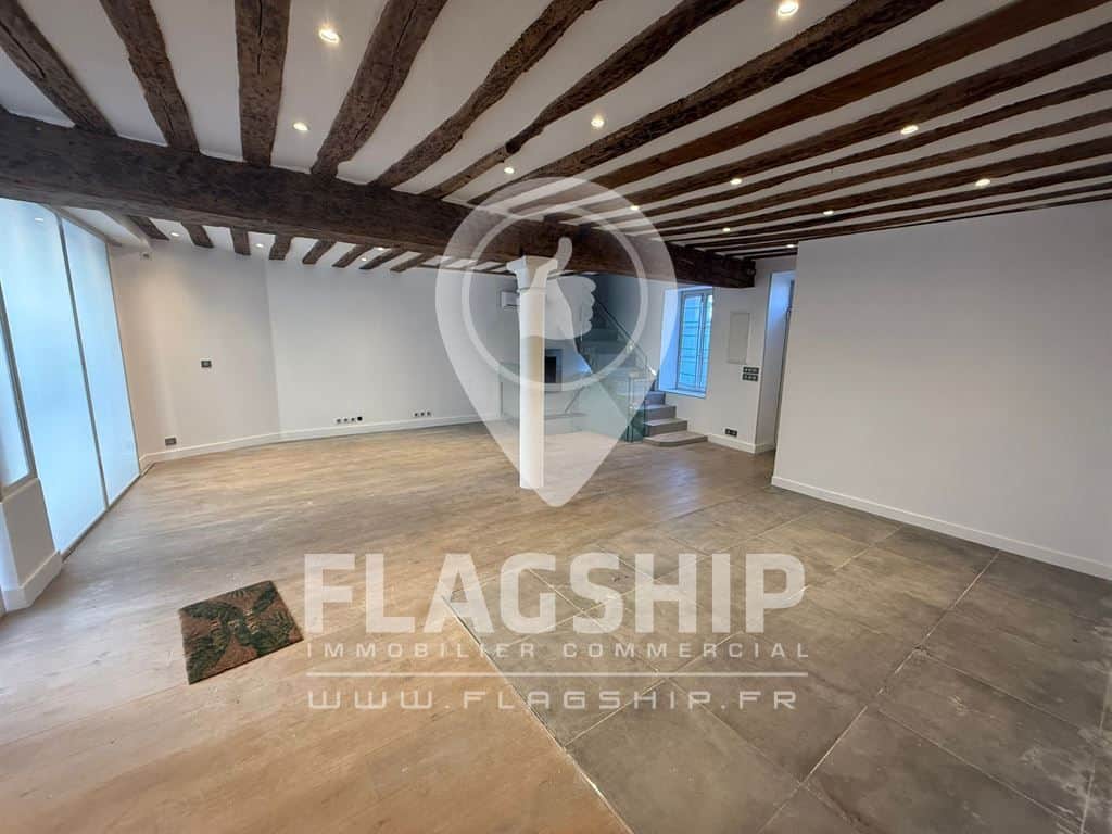 Local commercial · 81 m² · Location — photo 1