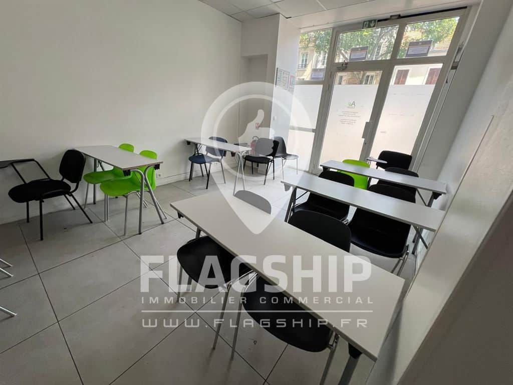 Local commercial · 70 m² · Location — photo 1