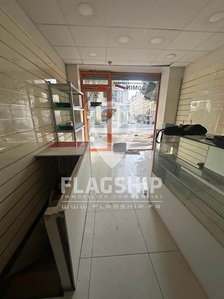 Local commercial · 42 m² · Location — photo 1