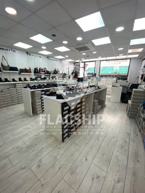 Local commercial · 55 m² · Location — photo 1