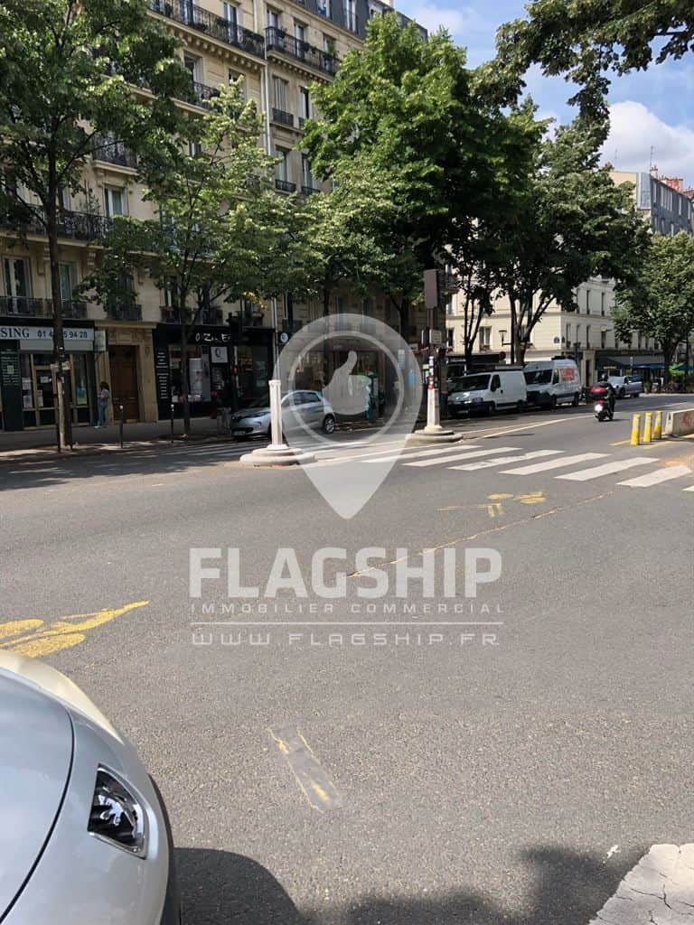 Garage · 150 m² · Cession de bail — photo 1