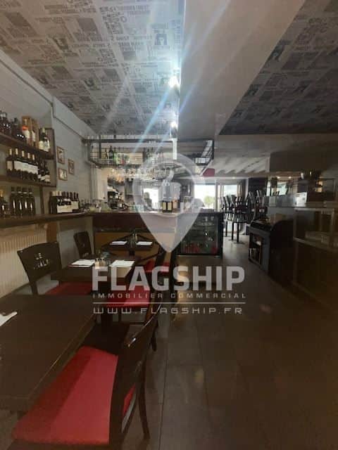 Local commercial · 146 m² · Achat des murs — photo 1