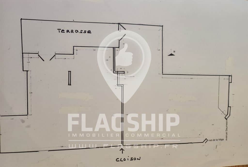 Local commercial · 125 m² · Achat des murs — photo 1