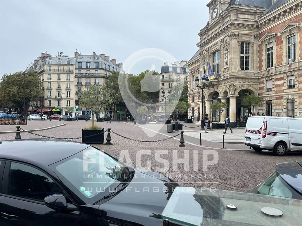 Local commercial · 73 m² · Location — photo 1