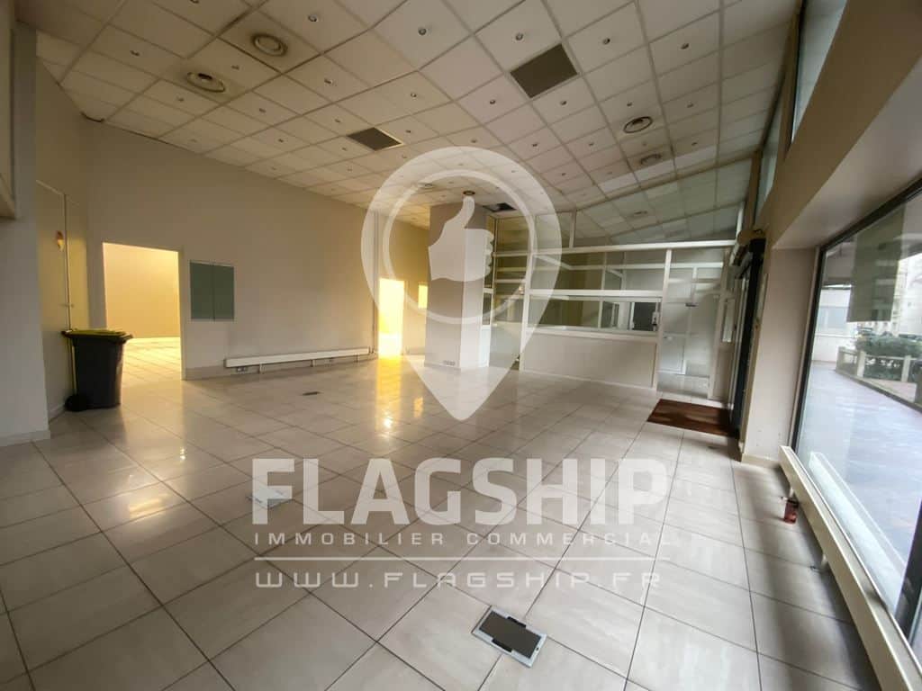 Local commercial · 200 m² · Location — photo 1
