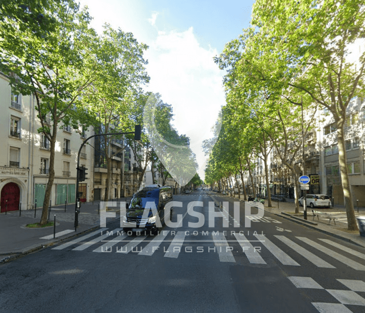 Local commercial · 526 m² · Location — photo 1