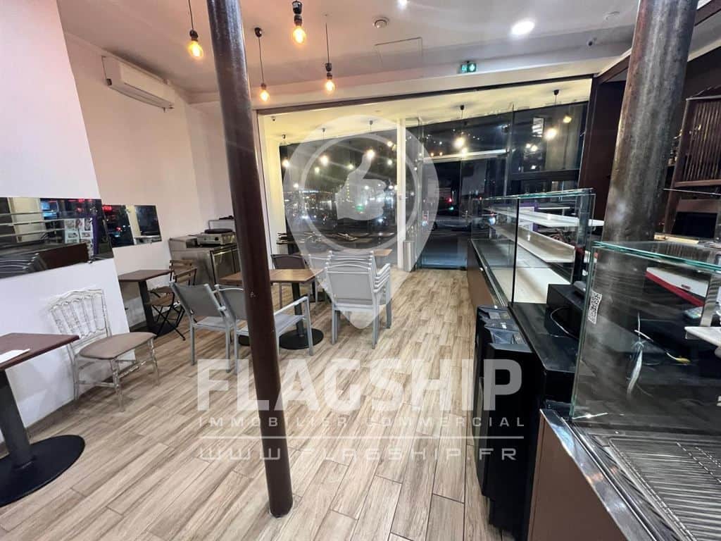 Local commercial · 135 m² · Location — photo 1