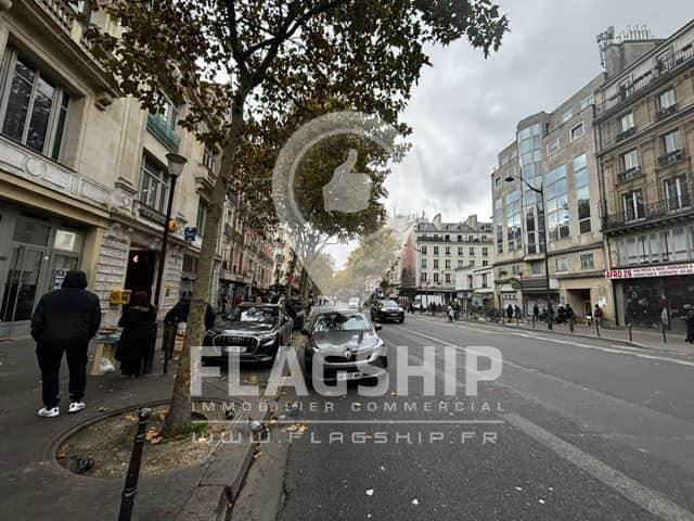 Local commercial · 64 m² · Location — photo 1