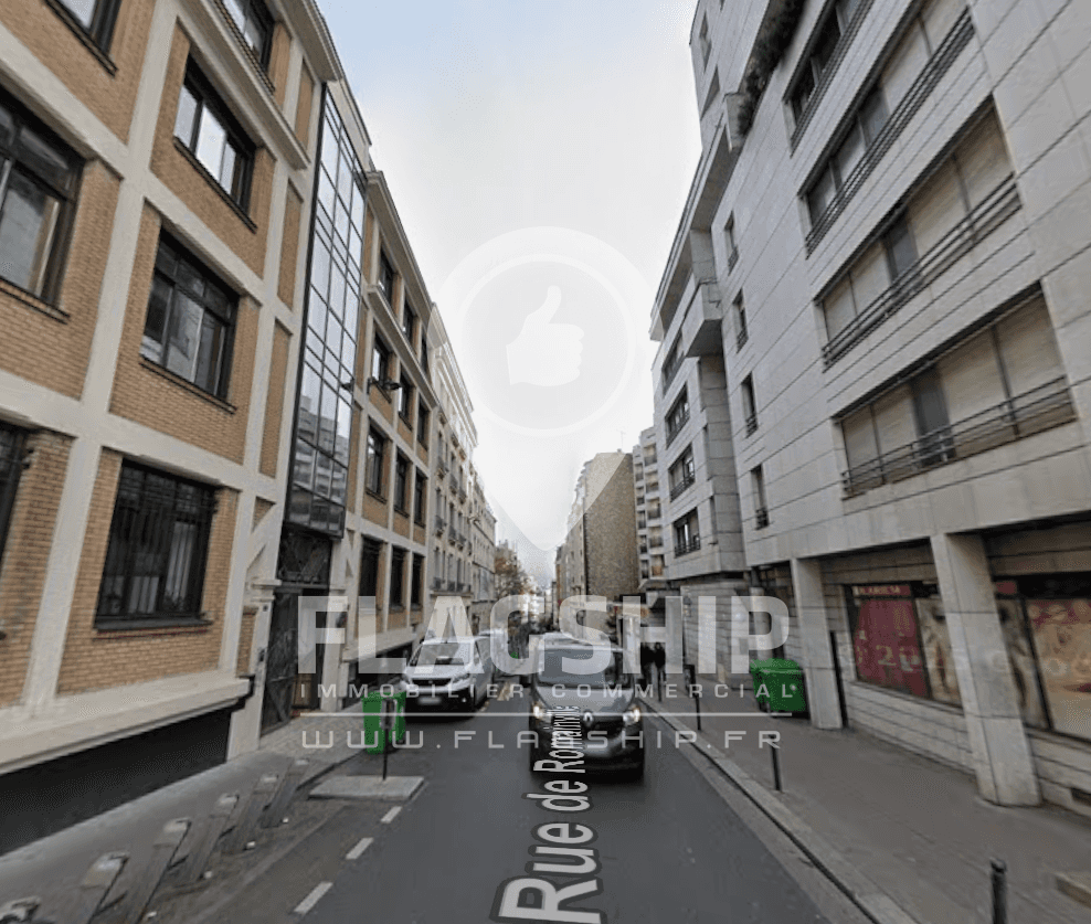 Local commercial · 354 m² · Location — photo 1
