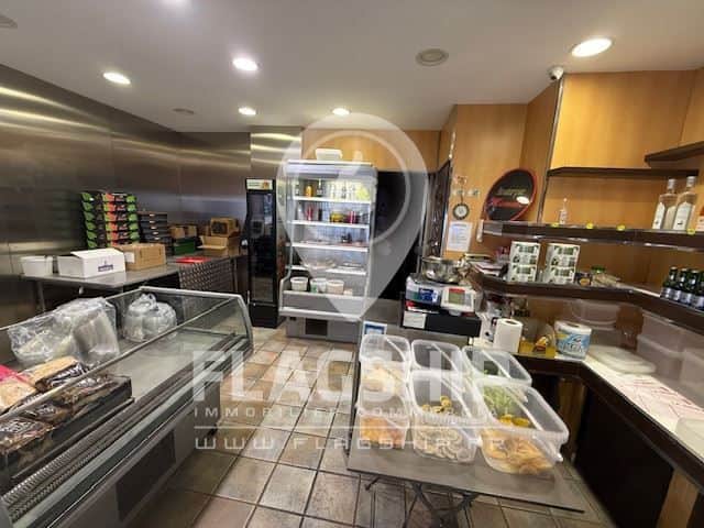 Local commercial · 38 m² · Location — photo 1
