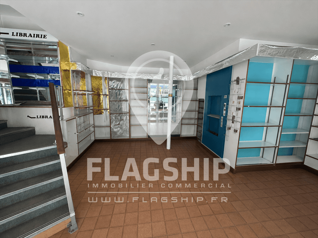 Local commercial · 126 m² · Location — photo 1