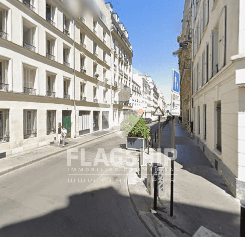 Local commercial · 44 m² · Location — photo 1