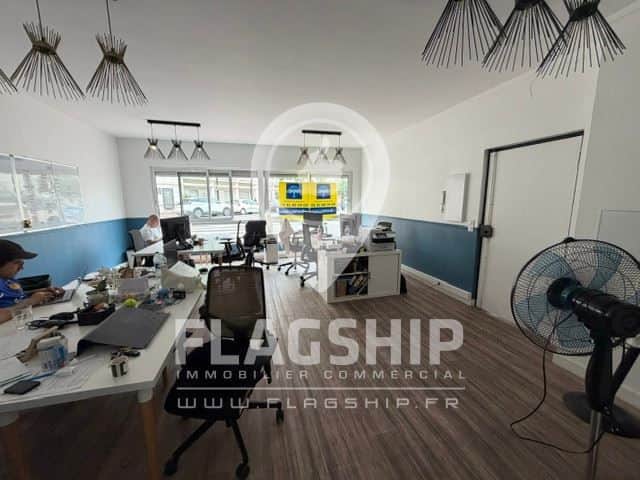 Local commercial · 130 m² · Achat des murs — photo 1
