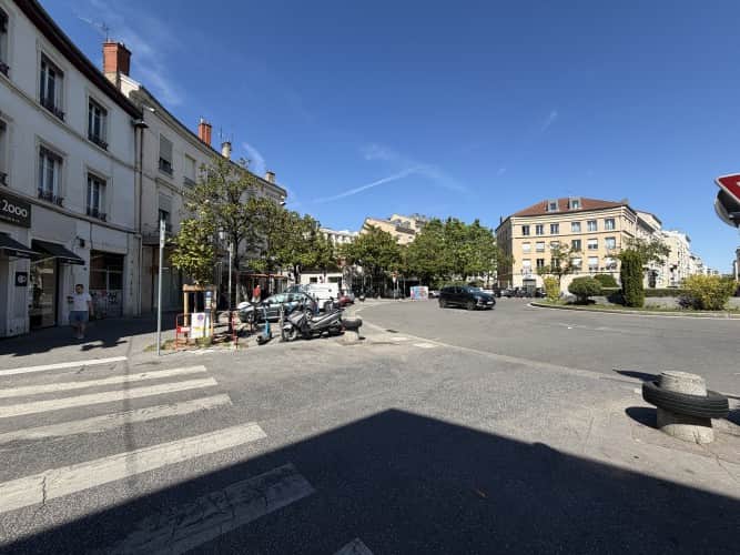 Local commercial · 57 m² · Cession de bail — photo 1