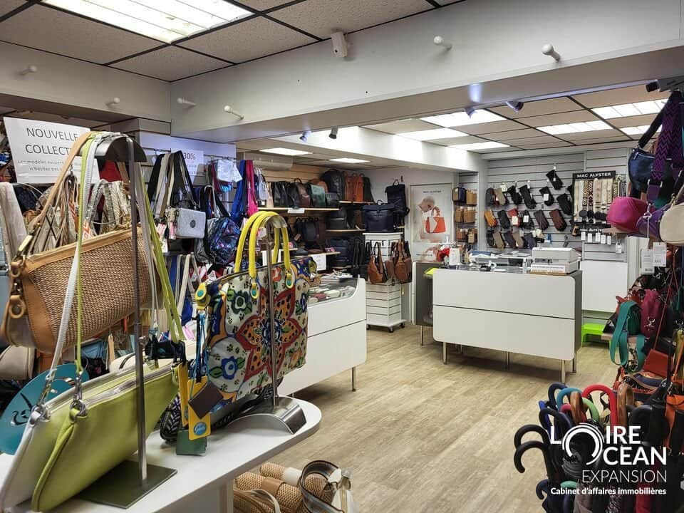 Local commercial · 47 m² · Location — photo 1