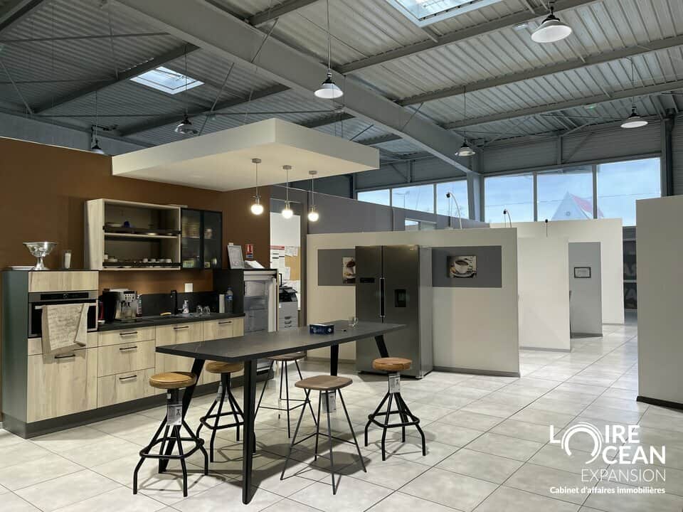 Local commercial · 600 m² · Location — photo 1