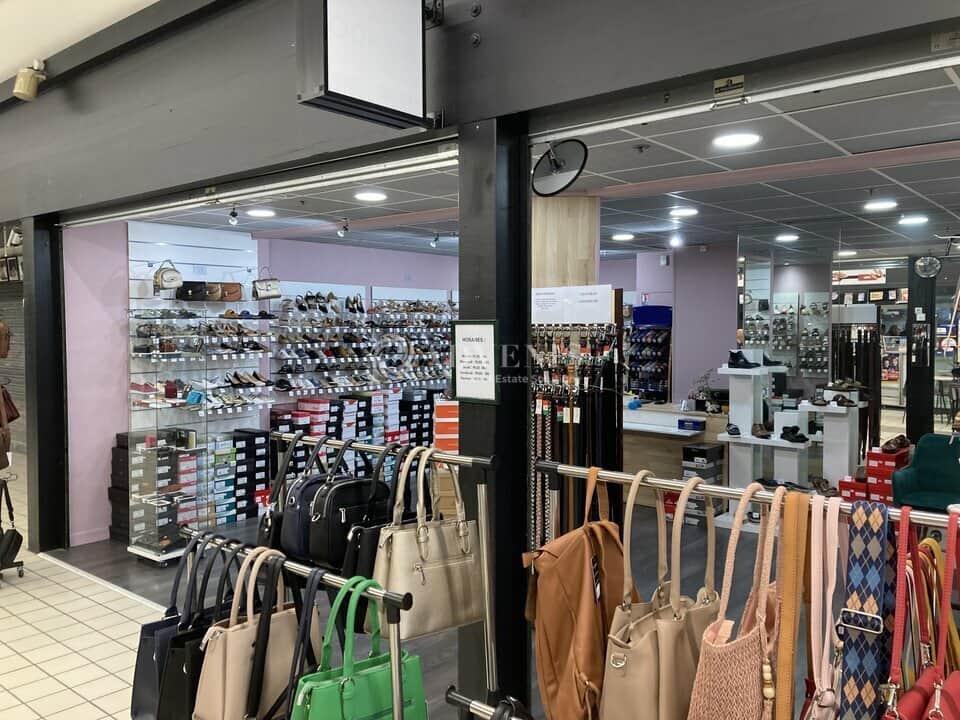 Chaussures Femmes · 35 m² · Fonds de commerce — photo 1
