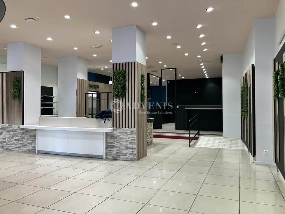 Local commercial · 300 m² · Location — photo 1