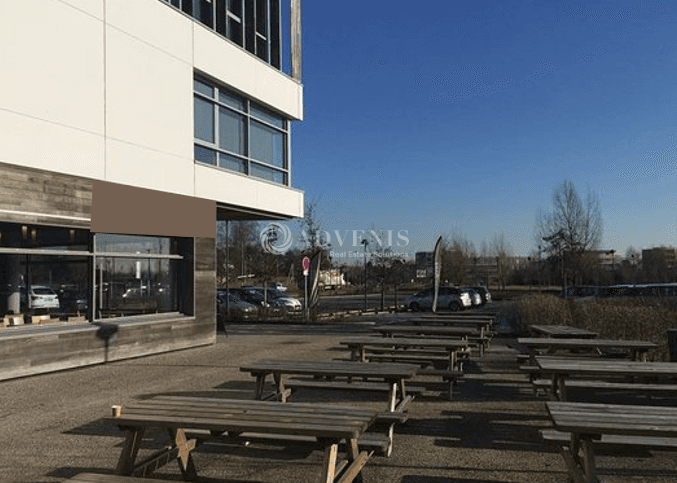 Local commercial · 640 m² · Location — photo 1