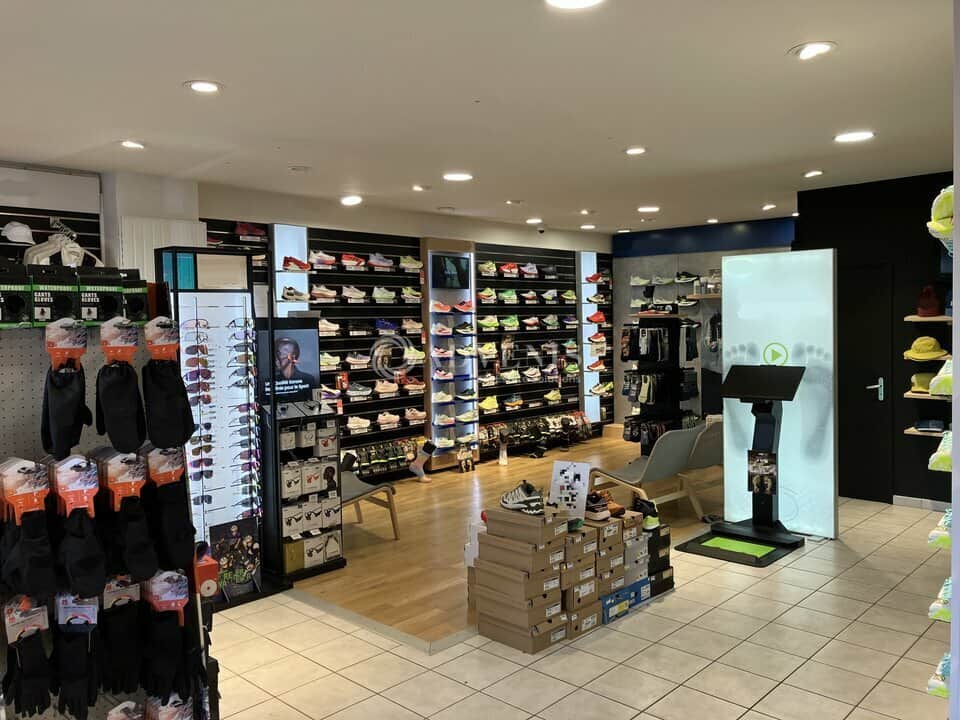 Local commercial · 134 m² · Location — photo 1