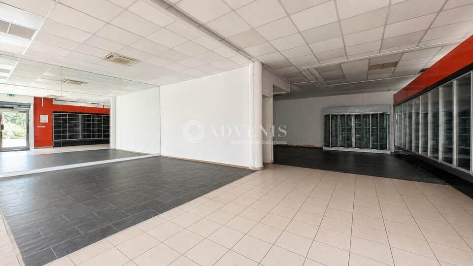 Local commercial · 85 m² · Location — photo 1