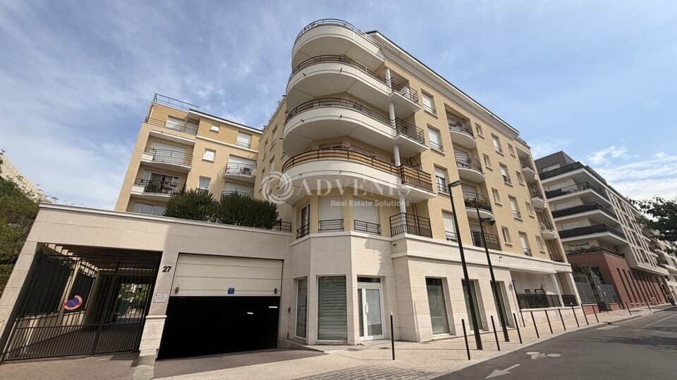 Local commercial · 85 m² · Location — photo 1