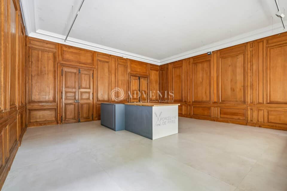 Local commercial · 114 m² · Location — photo 1