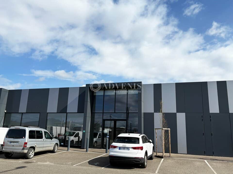 Local commercial · 300 m² · Location — photo 1