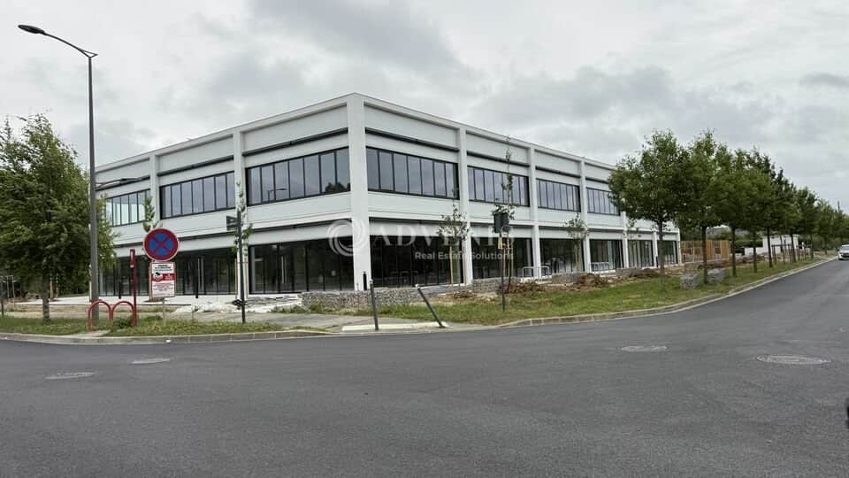 Local commercial · 1921 m² · Location — photo 1