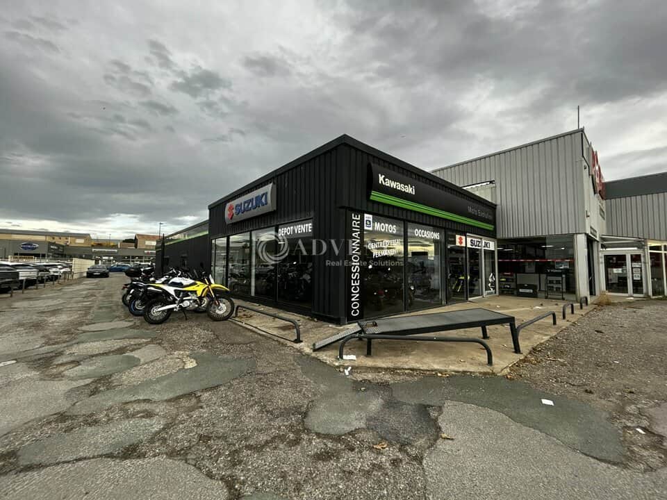 Local commercial · 328 m² · Location — photo 1