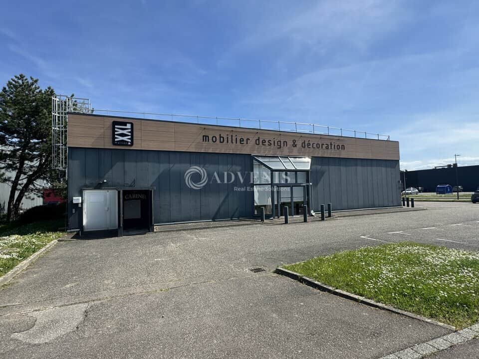 Local commercial · 951 m² · Location — photo 1