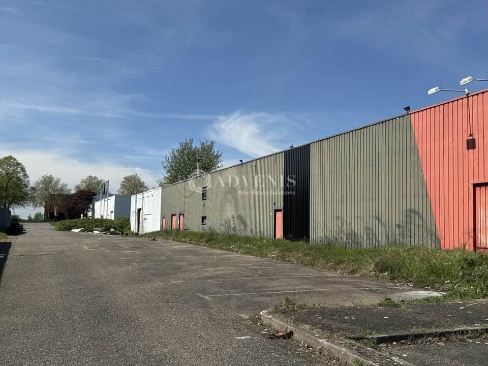 Local commercial · 1850 m² · Location — photo 1