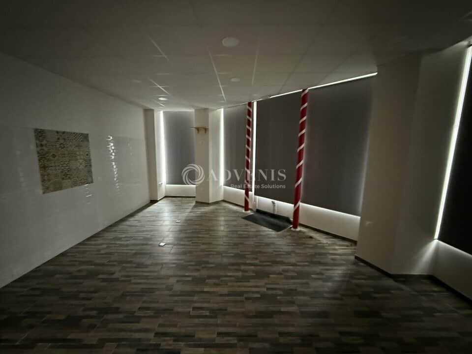Local commercial · 100 m² · Achat des murs — photo 1