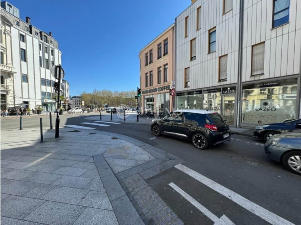 Local commercial · 125 m² · Location — photo 1