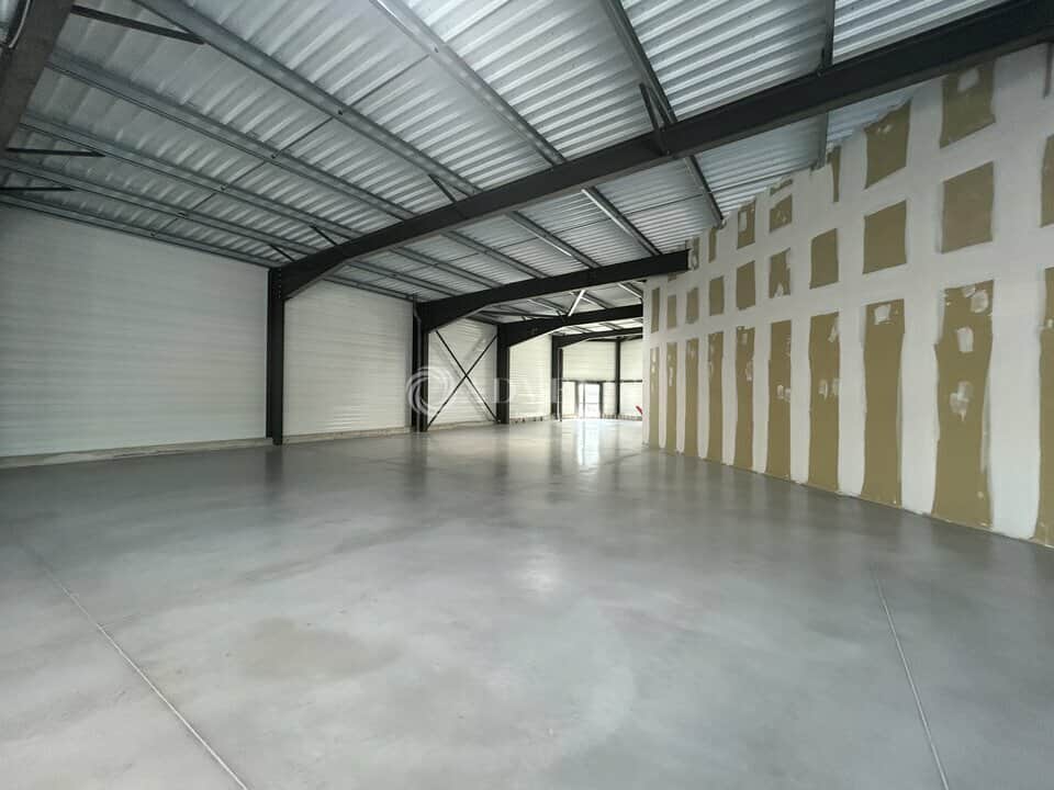 Local commercial · 579 m² · Location — photo 1