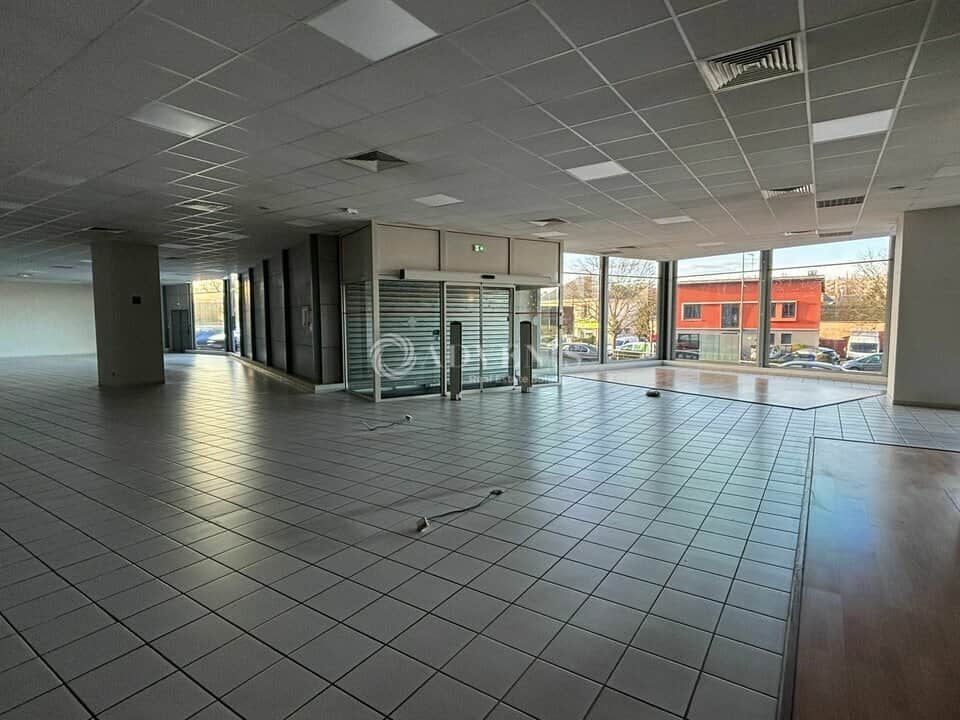 Local commercial · 1250 m² · Location — photo 1