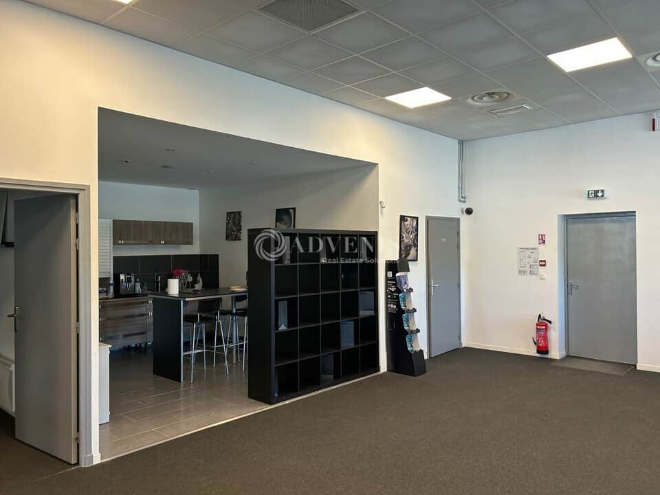 Local commercial · 573 m² · Location — photo 1