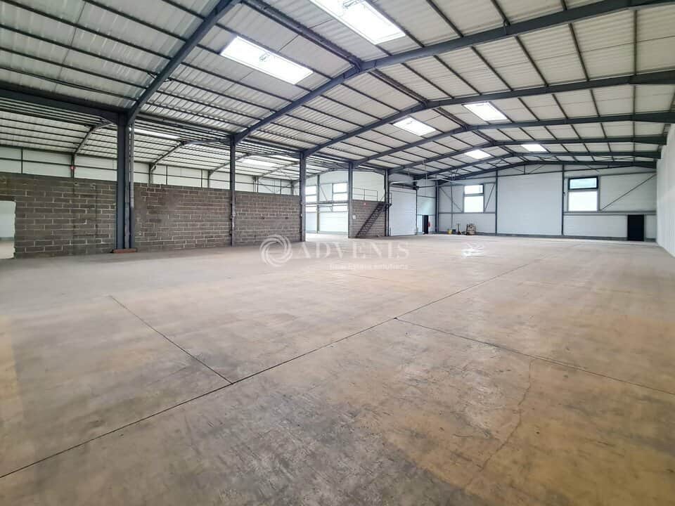 Local commercial · 1050 m² · Location — photo 1