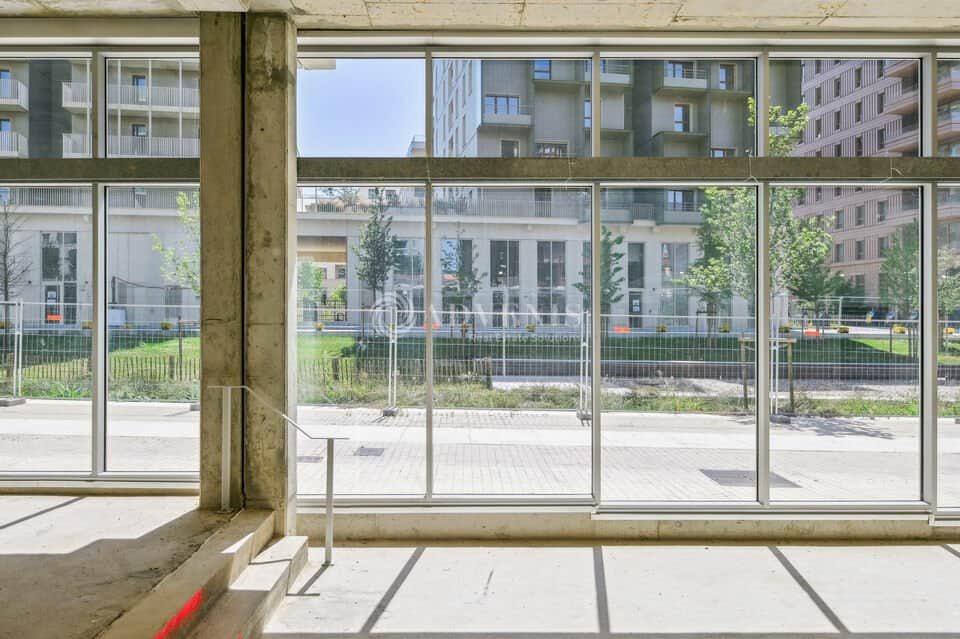 Local commercial · 240 m² · Location — photo 1