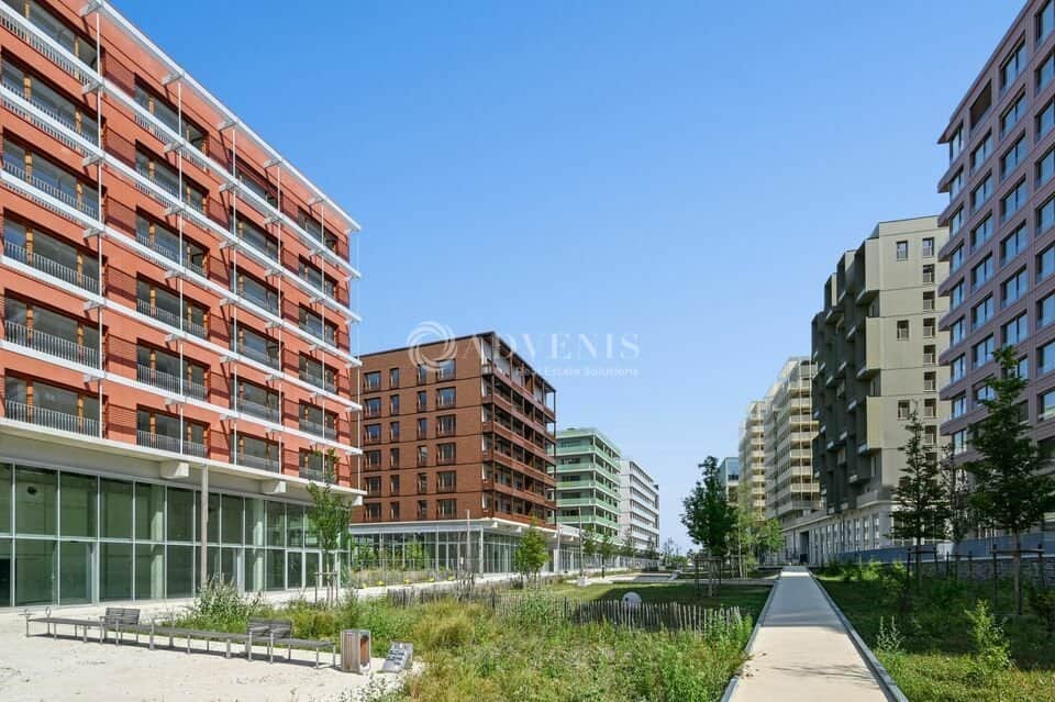 Local commercial · 240 m² · Location — photo 1