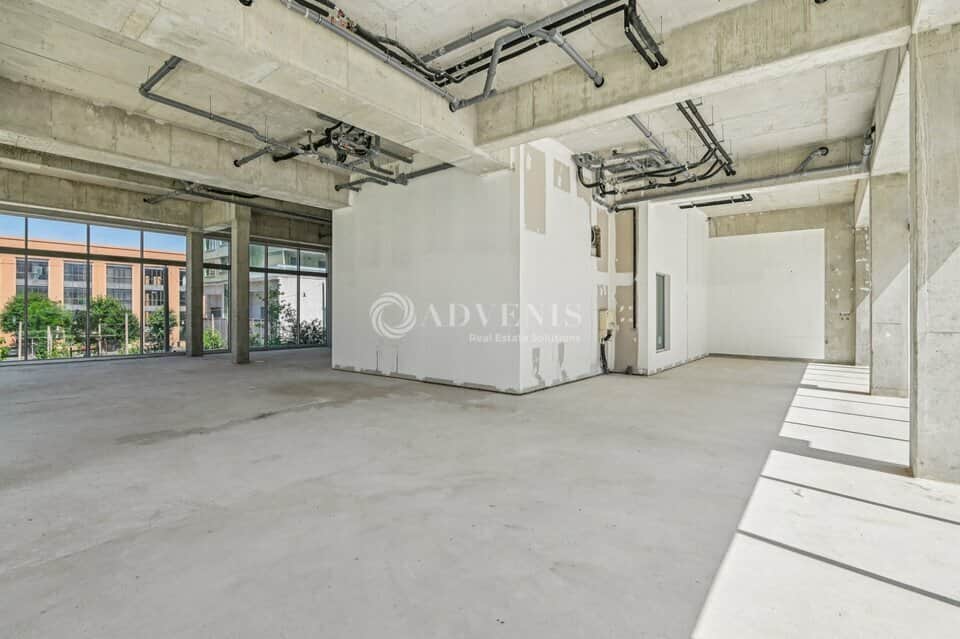 Local commercial · 357 m² · Location — photo 1