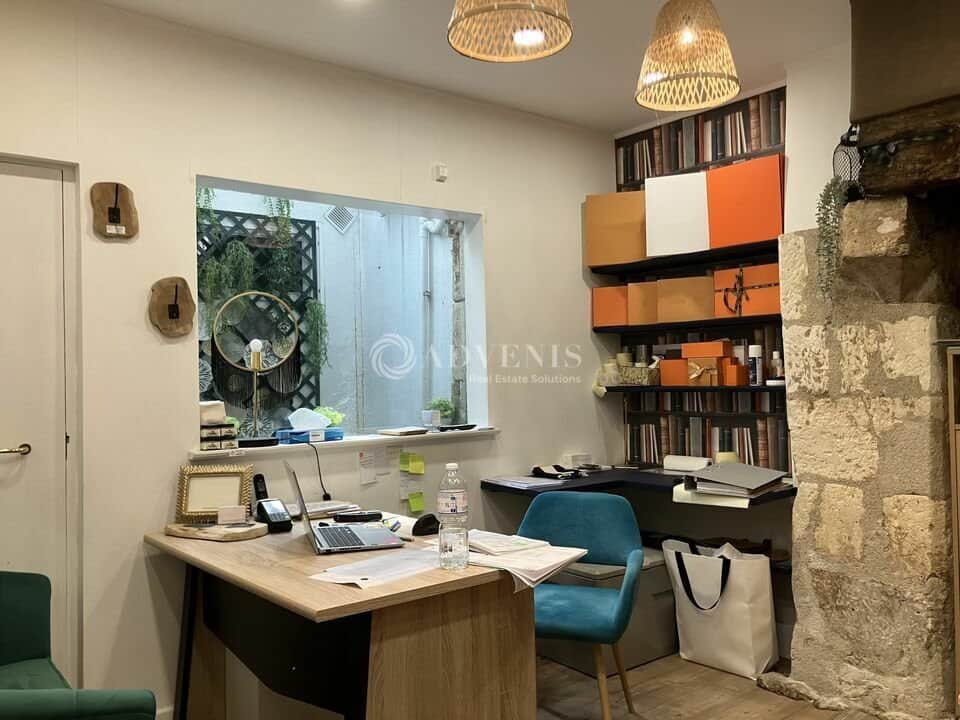 Local commercial · 99 m² · Achat des murs — photo 1