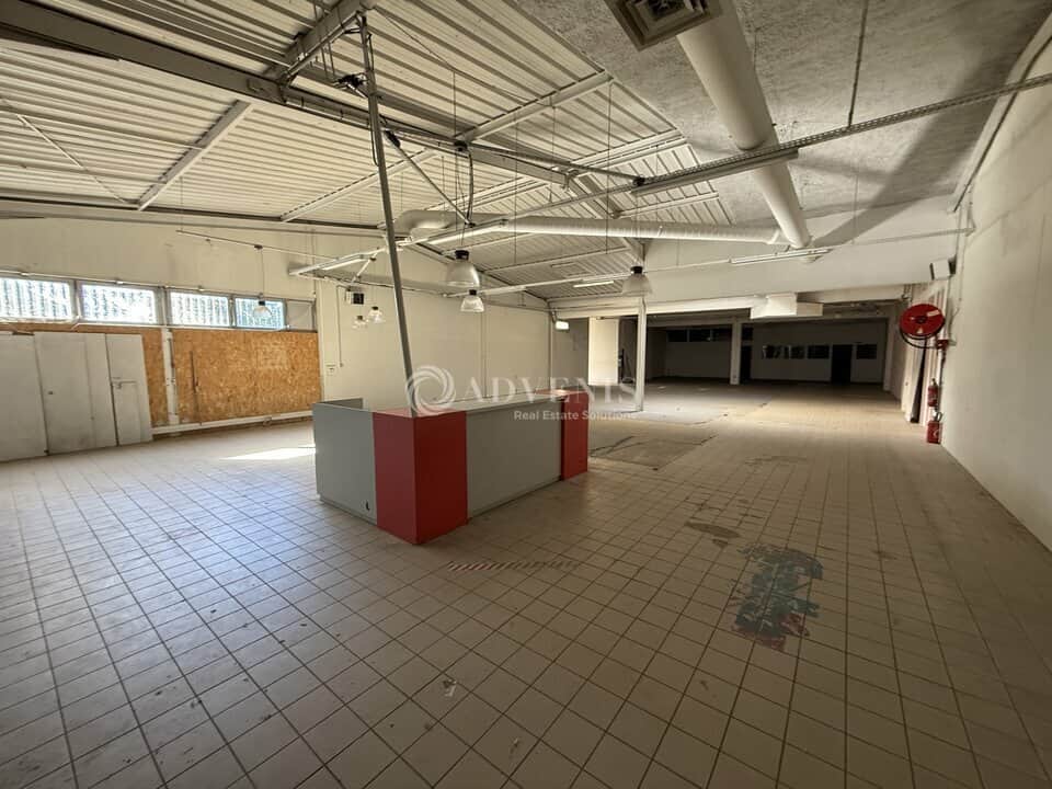 Local commercial · 528 m² · Location — photo 1