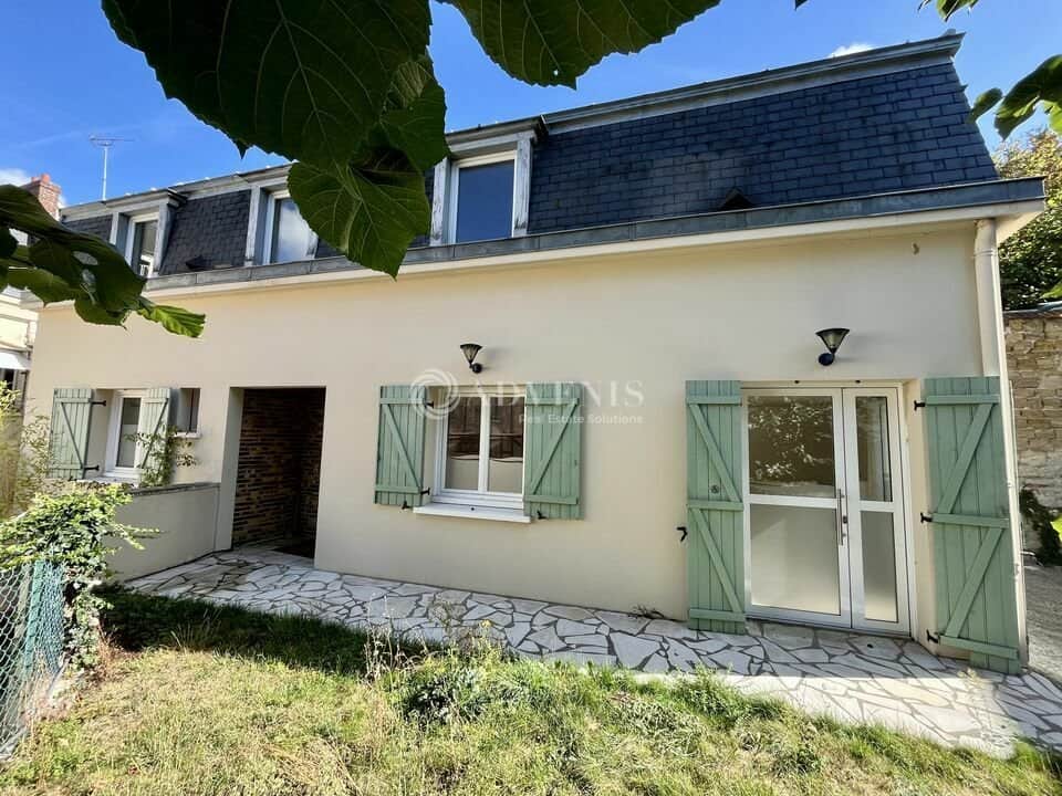 Local commercial · 113 m² · Location — photo 1