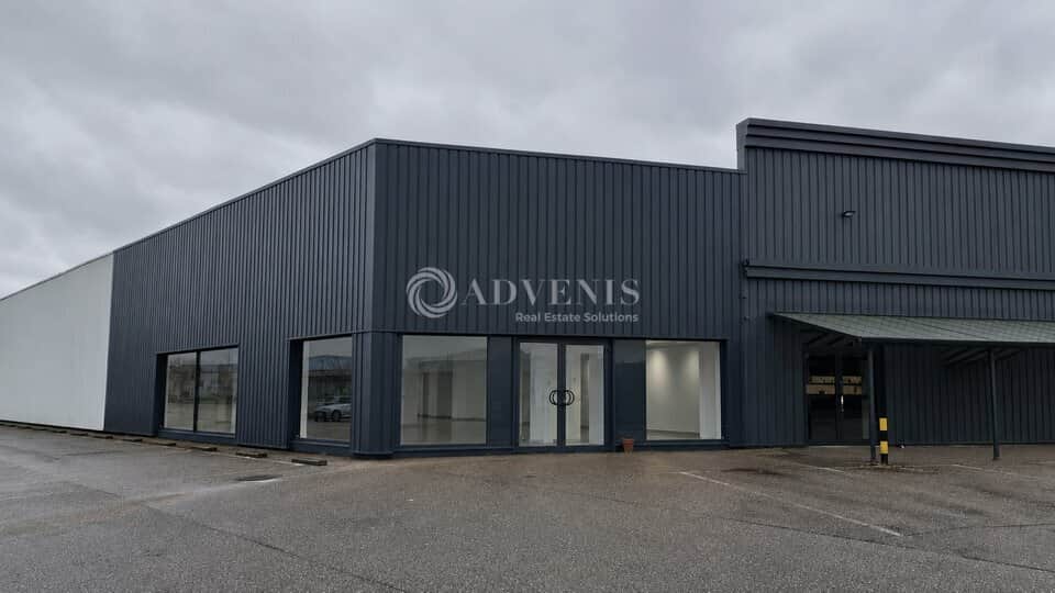 Local commercial · 472 m² · Location — photo 1