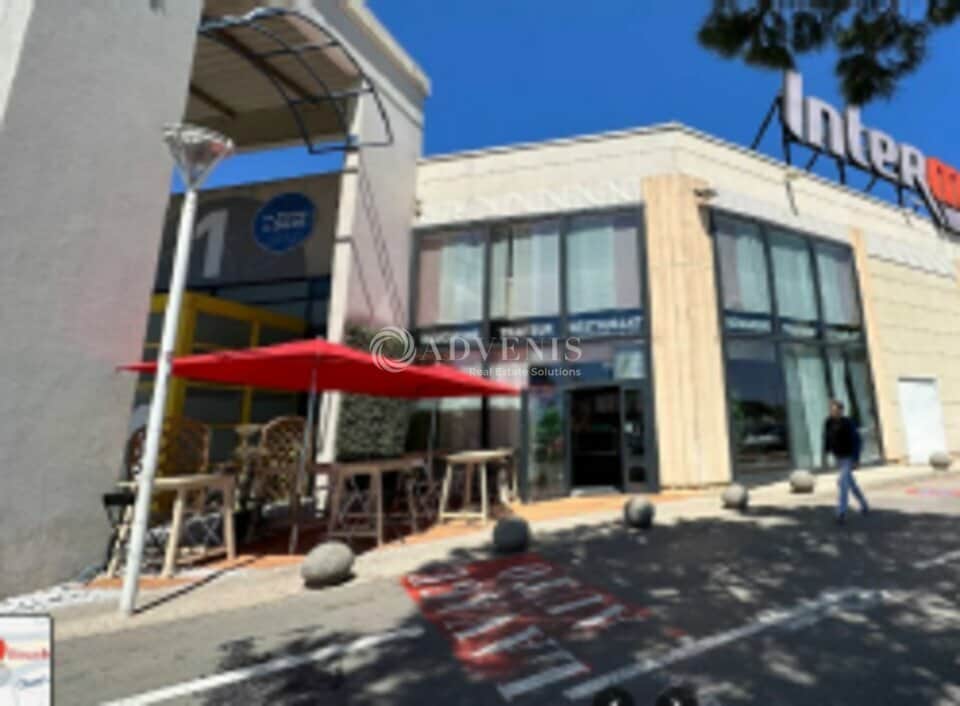 Local commercial · 151 m² · Location — photo 1