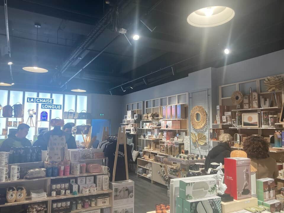 Local commercial · 130 m² · Location — photo 1